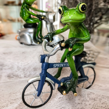 Лягушонок на велосипеде 