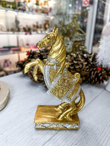 Конь
