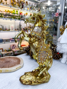 Конь